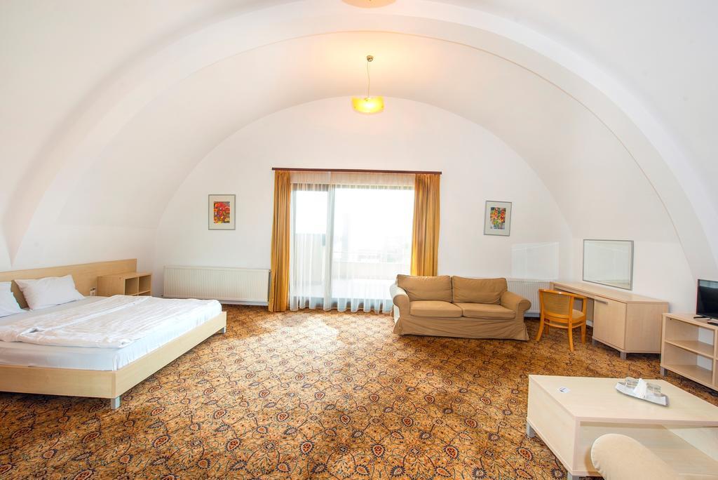 Aseltur Brasov Hotel Exterior foto
