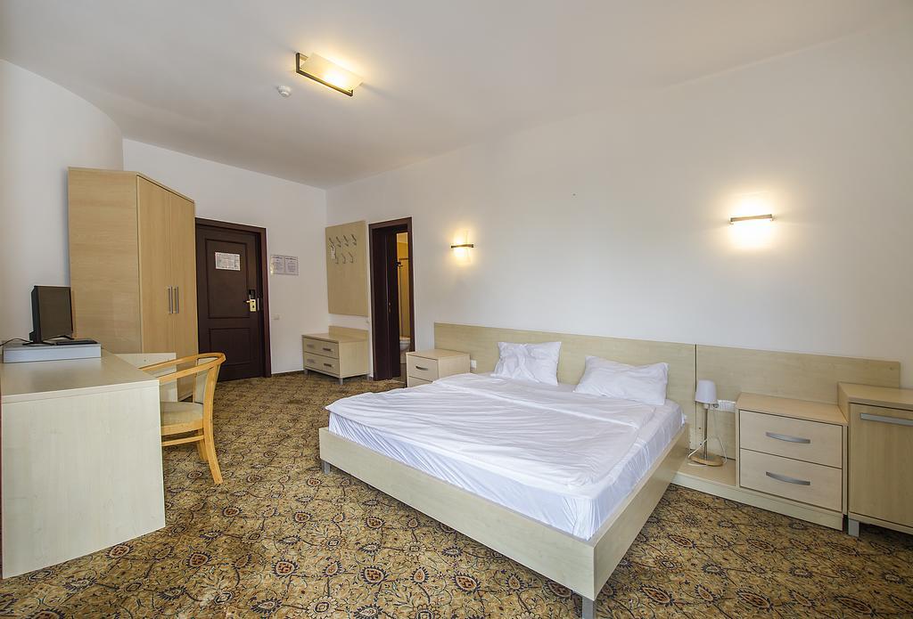 Aseltur Brasov Hotel Exterior foto