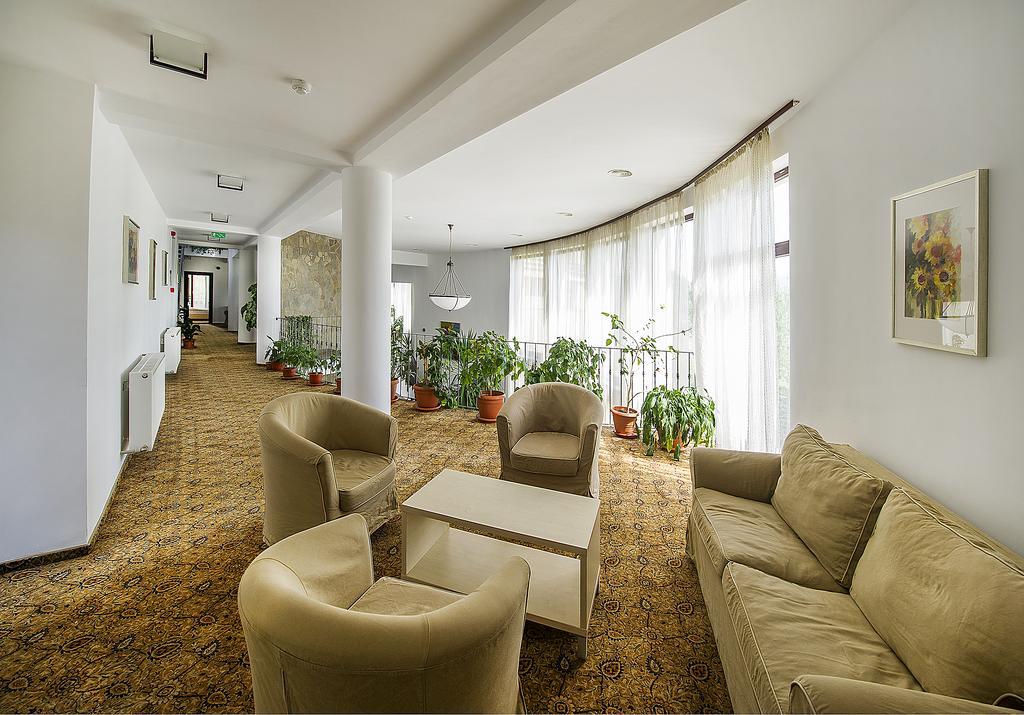 Aseltur Brasov Hotel Exterior foto